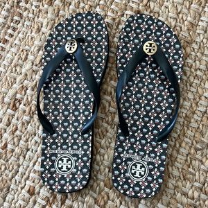 Tory Burch navy printed flip flop